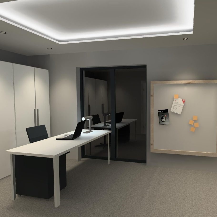 Helles, modernes Büro mit Schreibtisch, Stuhl und Pinnwand.